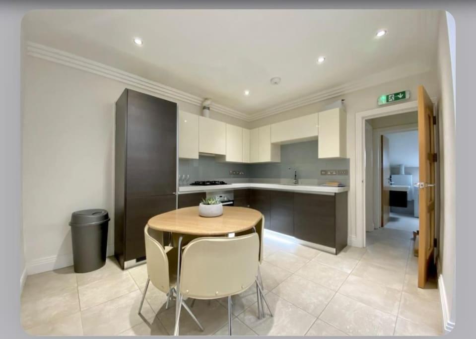 Luxury 4-Bed Apartment With Balcony & Garden, Near Emirates Stadium, 15 Mins To Central London Exterior foto