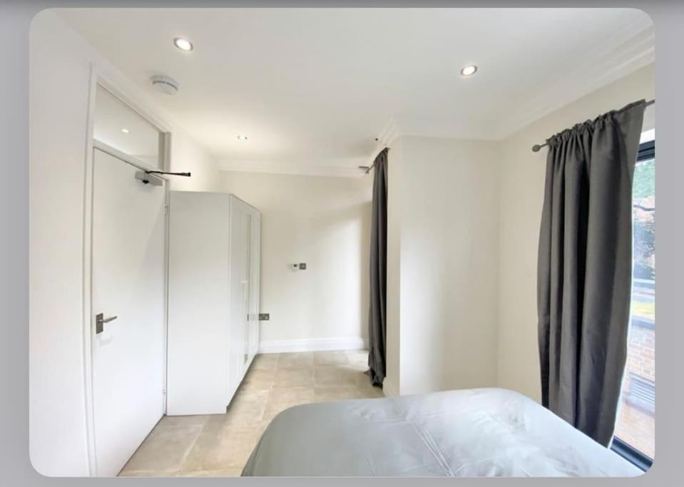 Luxury 4-Bed Apartment With Balcony & Garden, Near Emirates Stadium, 15 Mins To Central London Exterior foto