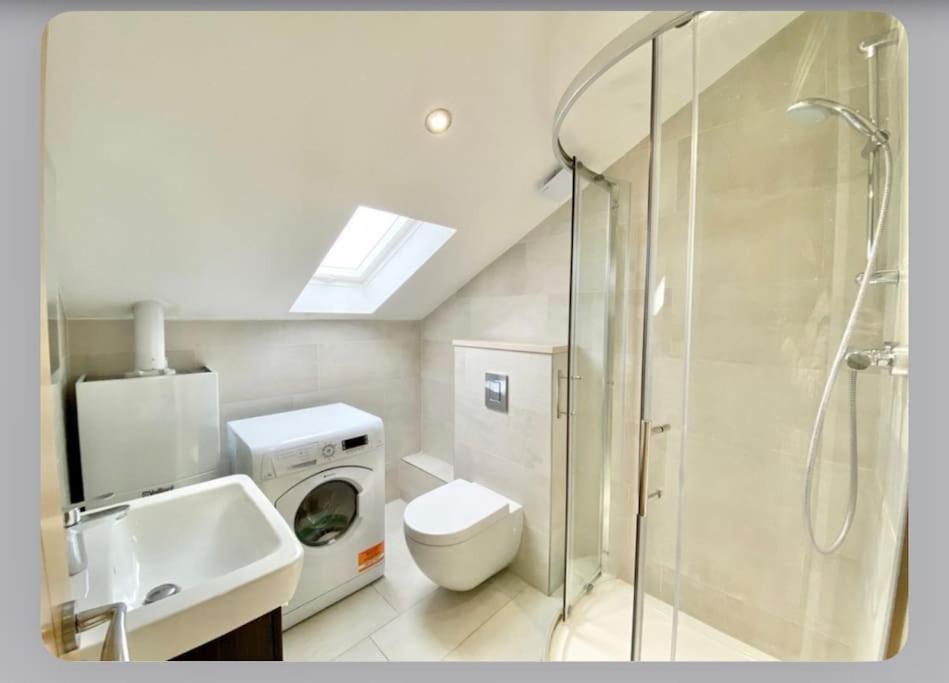 Luxury 4-Bed Apartment With Balcony & Garden, Near Emirates Stadium, 15 Mins To Central London Exterior foto